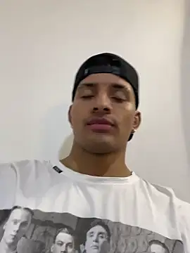 Snapshot of Smith_Fitness chatting on April 1, 2026, 2:25 pm Smith Fitness online show from April 1, 2026, 2:25 pm