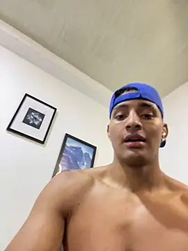 Snapshot of Smith_Fitness chatting on November 26, 2025, 2:28 pm Smith Fitness online show from November 26, 2025, 2:28 pm