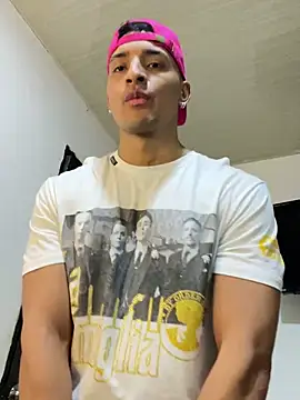 Snapshot of Smith_Fitness chatting on May 2, 2026, 3:06 pm Smith Fitness online show from May 2, 2026, 3:06 pm