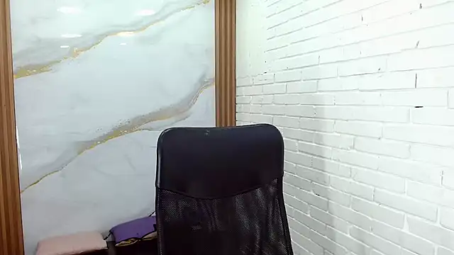 Penelopee Rouse online show from December 14, 2025, 7:30 pm