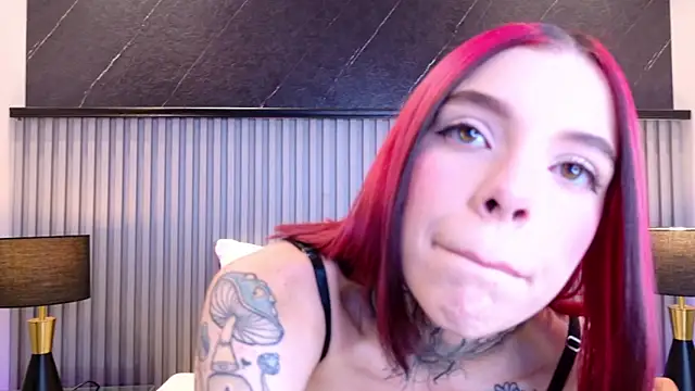 Meganreed  online show from May 19, 2026, 10:28 pm
