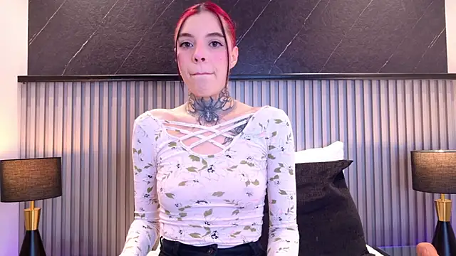 Meganreed  online show from May 14, 2026, 10:07 pm