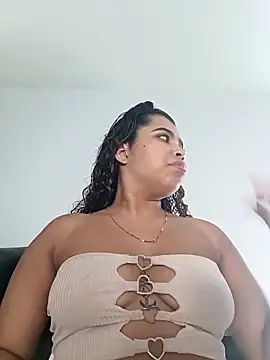 Snapshot of MadissonRizz chatting on October 29, 2025, 8:30 pm MadissonRizz online show from October 29, 2025, 8:30 pm