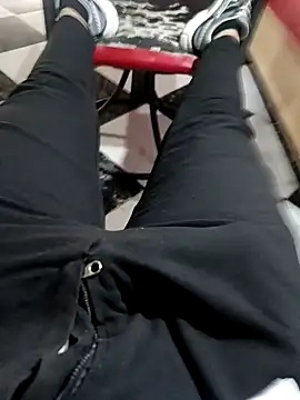 Snapshot of anis3g4 chatting on November 4, 2025, 12:31 pm anis3g4 online show from November 4, 2025, 12:31 pm