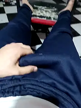 Snapshot of anis3g4 chatting on February 24, 2026, 12:11 am anis3g4 online show from February 24, 2026, 12:11 am