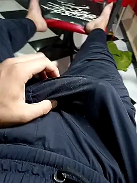 Snapshot of anis3g4 chatting on October 5, 2025, 1:35 pm anis3g4 online show from October 5, 2025, 1:35 pm