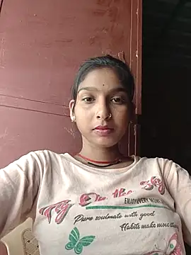 Snapshot of Yatiksha_Beby chatting on October 14, 2025, 9:32 am Yatiksha Beby online show from October 14, 2025, 9:32 am