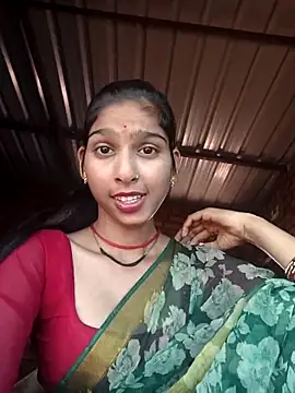 Snapshot of Yatiksha_Beby chatting on November 3, 2025, 8:40 am Yatiksha Beby online show from November 3, 2025, 8:40 am