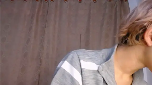 DaraKat18 online show from May 19, 2026, 10:39 pm