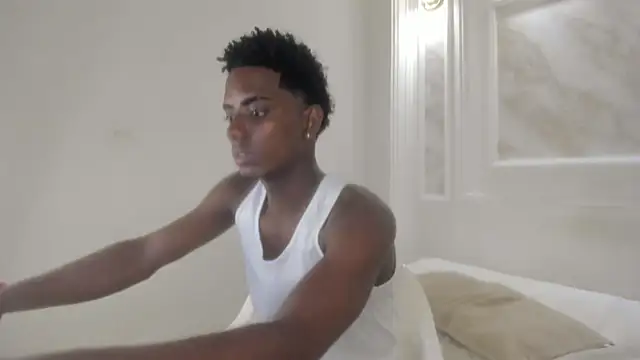 Snapshot of Amare_25 chatting on October 8, 2025, 7:36 pm Amare 25 online show from October 8, 2025, 7:36 pm