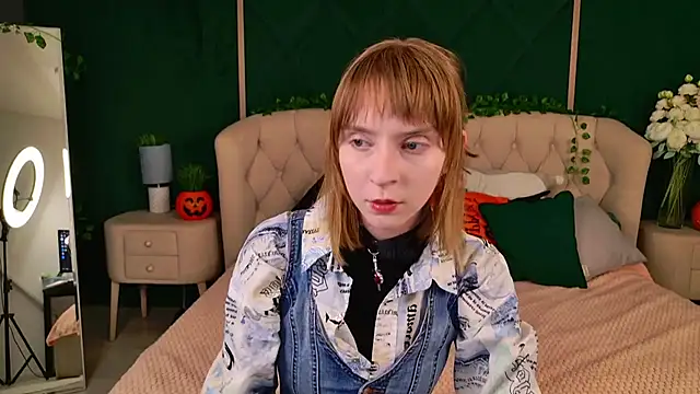 Snapshot of Beverly_Gomes chatting on October 20, 2025, 3:45 pm Beverly Gomes online show from October 20, 2025, 3:45 pm