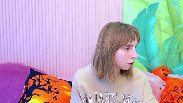 Snapshot of Beverly_Gomes chatting on October 19, 2025, 5:54 am Beverly Gomes online show from October 19, 2025, 5:54 am