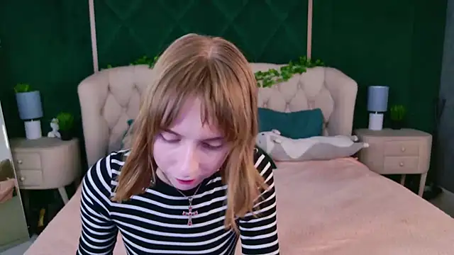 Snapshot of Beverly_Gomes chatting on November 17, 2025, 3:38 pm Beverly Gomes online show from November 17, 2025, 3:38 pm