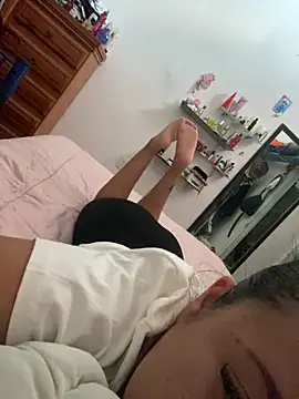 Alaia33200 online show from March 26, 2026, 2:37 pm