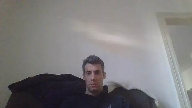 JulioIsHere4you online show from March 19, 2026, 8:25 am
