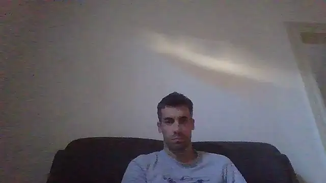 JulioIsHere4you online show from September 19, 2025, 6:50 am