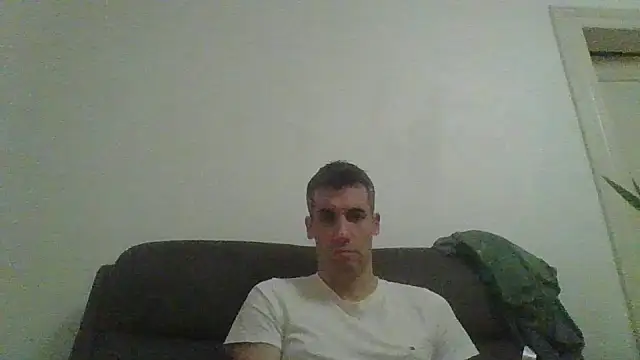 JulioIsHere4you online show from December 14, 2025, 12:28 am