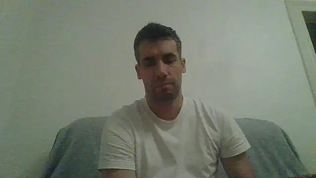 JulioIsHere4you online show from October 25, 2025, 2:22 am