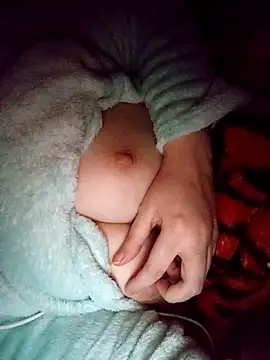 Snapshot of CHahed-5 chatting on December 15, 2025, 10:59 pm CHahed-5 online show from December 15, 2025, 10:59 pm