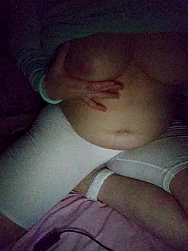 Snapshot of CHahed-5 chatting on November 10, 2025, 10:26 pm CHahed-5 online show from November 10, 2025, 10:26 pm