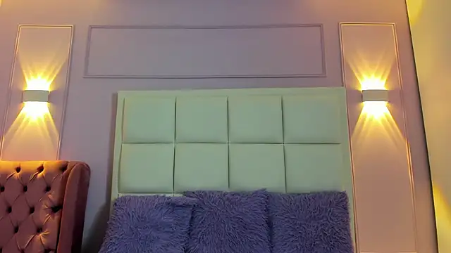 Snapshot of Bella_Sumers chatting on April 2, 2026, 11:39 am Bella Sumers online show from April 2, 2026, 11:39 am