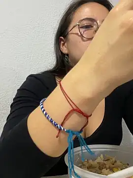 Bella Sumers online show from May 15, 2026, 6:17 pm