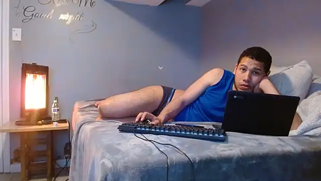 Snapshot of skiner222asd chatting on April 14, 2026, 4:50 am skiner222asd online show from April 14, 2026, 4:50 am