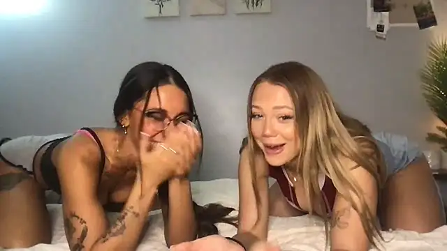 Snapshot of MichelleXClarice chatting on September 18, 2025, 2:14 am MichelleXClarice online show from September 18, 2025, 2:14 am