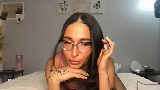 Snapshot of MichelleXClarice chatting on September 17, 2025, 3:08 am MichelleXClarice online show from September 17, 2025, 3:08 am