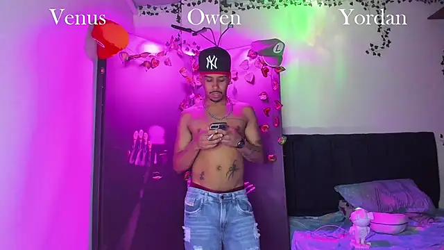 Owen Benkosky online show from November 24, 2025, 1:38 am