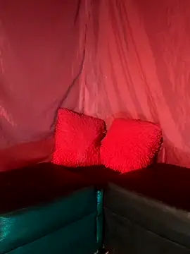 Snapshot of Dark_chanel chatting on October 25, 2025, 4:44 am Dark chanel online show from October 25, 2025, 4:44 am