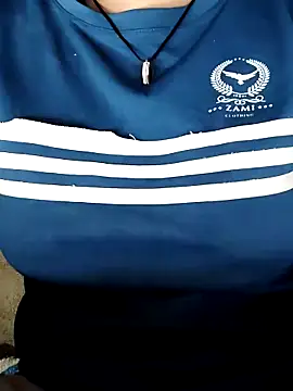 Snapshot of Janvi_Jaitly chatting on October 28, 2025, 2:38 pm Janvi Jaitly online show from October 28, 2025, 2:38 pm