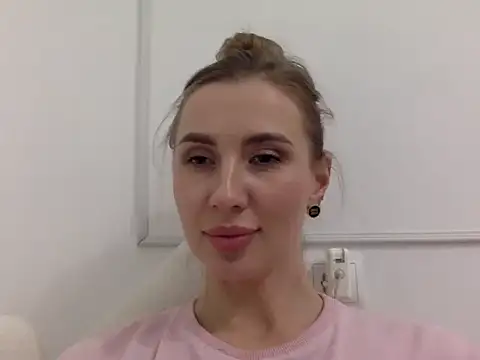 Snapshot of Alveryn chatting on October 31, 2025, 6:37 pm Alveryn online show from October 31, 2025, 6:37 pm