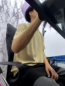 StevenHumps online show from October 12, 2025, 2:46 am