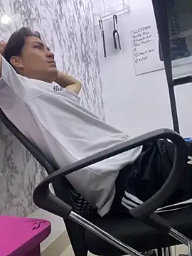 StevenHumps online show from November 13, 2025, 7:23 am