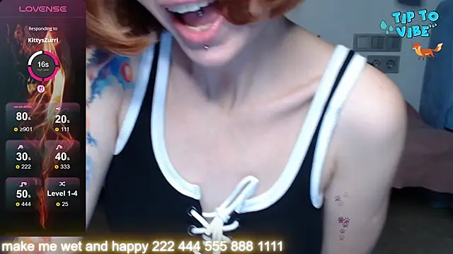 Snapshot of Fluffy_Tail chatting on October 1, 2025, 4:39 am Fluffy Tail online show from October 1, 2025, 4:39 am