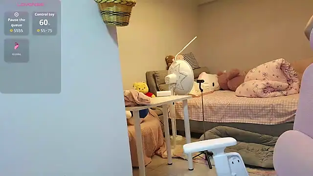 Diva VVN online show from November 28, 2025, 2:39 pm