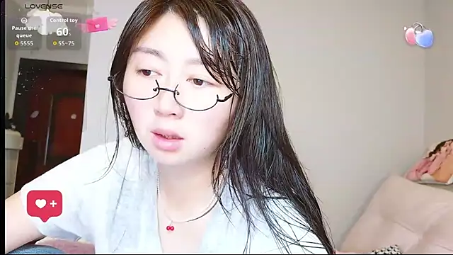 Snapshot of Diva_VVN chatting on May 15, 2026, 12:19 am Diva VVN online show from May 15, 2026, 12:19 am