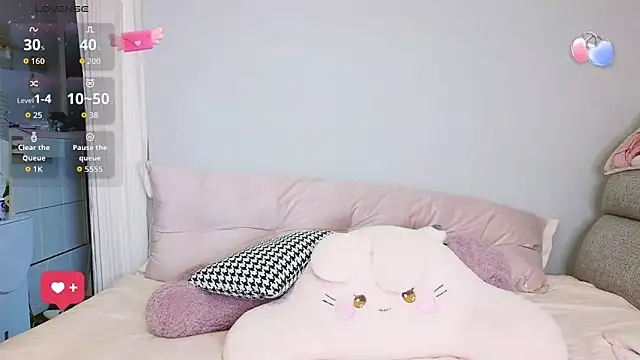 Snapshot of Diva_VVN chatting on May 25, 2026, 12:10 am Diva VVN online show from May 25, 2026, 12:10 am
