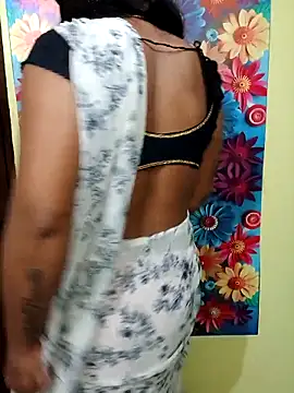 Snapshot of Divya_Spandhana_90 chatting on October 8, 2025, 5:35 pm Divya Spandhana 90 online show from October 8, 2025, 5:35 pm