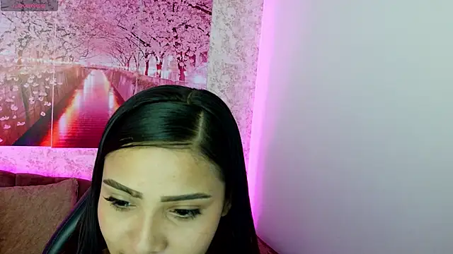 Ariannaa m online show from November 7, 2025, 7:07 pm