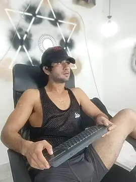 Aaron haren1 online show from September 28, 2025, 10:06 pm