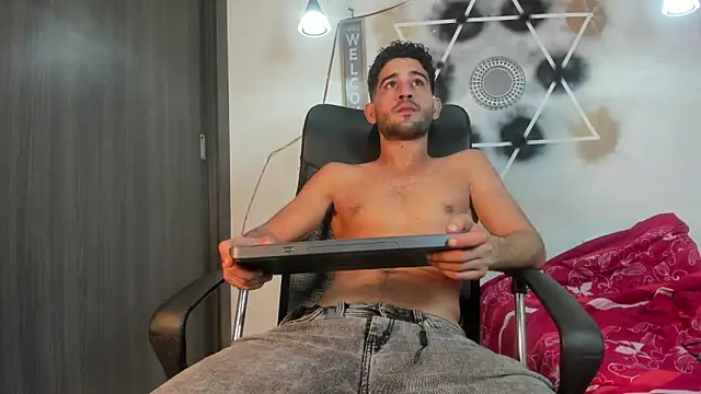 Aaron haren1 online show from October 2, 2025, 4:27 am