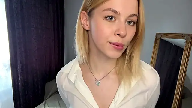 Snapshot of Lil_Elisa chatting on September 12, 2025, 11:21 am Lil Elisa online show from September 12, 2025, 11:21 am