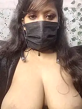 aliyaa9900 online show from November 8, 2025, 7:06 pm