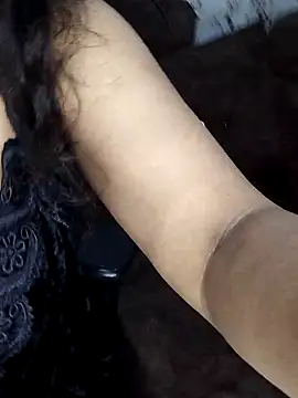 aliyaa9900 online show from November 18, 2025, 12:41 pm