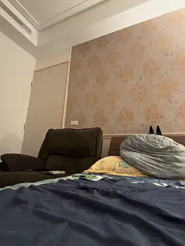 kaikai1335 online show from December 15, 2025, 4:24 pm