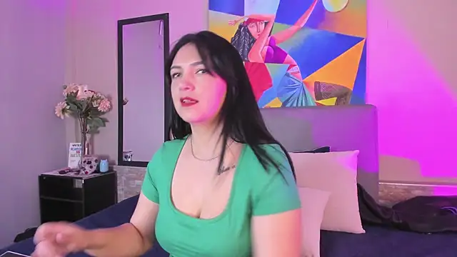 Snapshot of Viioleetta_ chatting on September 17, 2025, 1:24 pm Viioleetta online show from September 17, 2025, 1:24 pm