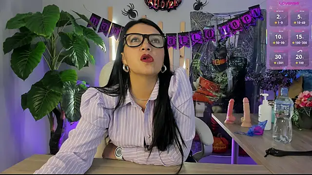 Snapshot of Viioleetta_ chatting on October 8, 2025, 1:01 pm Viioleetta online show from October 8, 2025, 1:01 pm