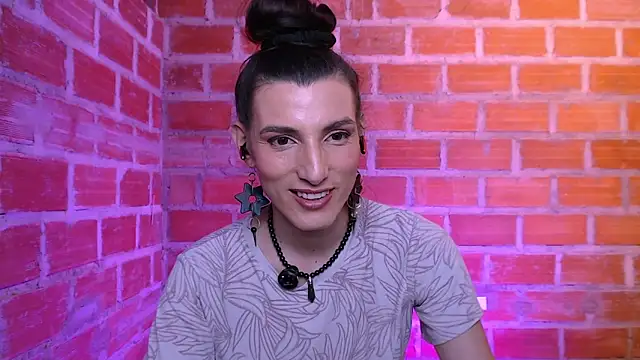 Moira-Hot online show from February 28, 2026, 10:20 pm